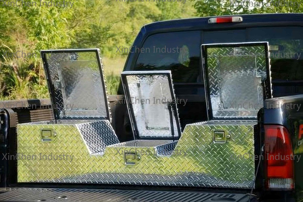 1772869916208757.jpg Aluminum 5th Wheel Truck Box.jpg
